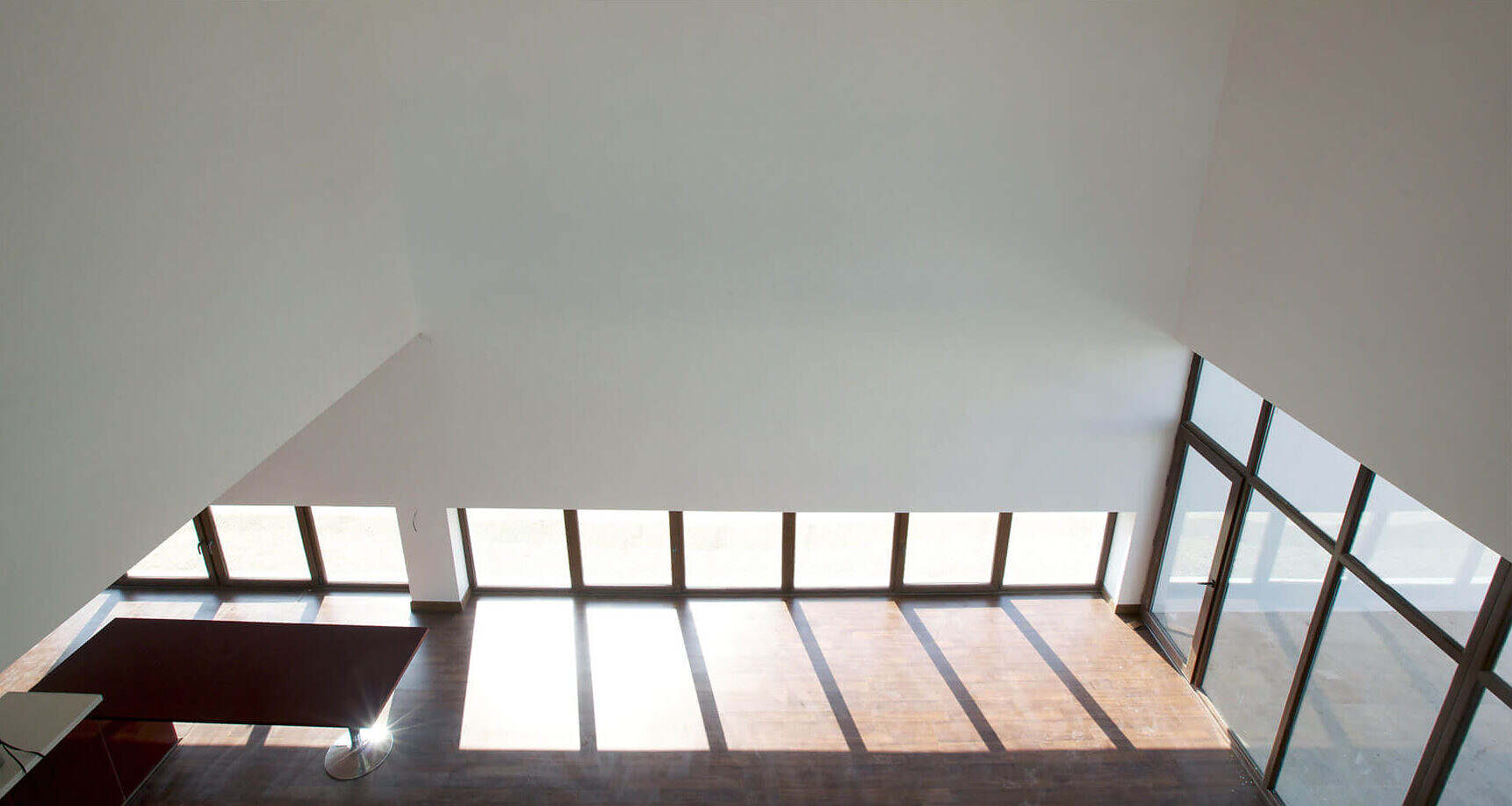 پرسپکتیو داخلی ویلای شمس با دید از طبقه اول به همکف